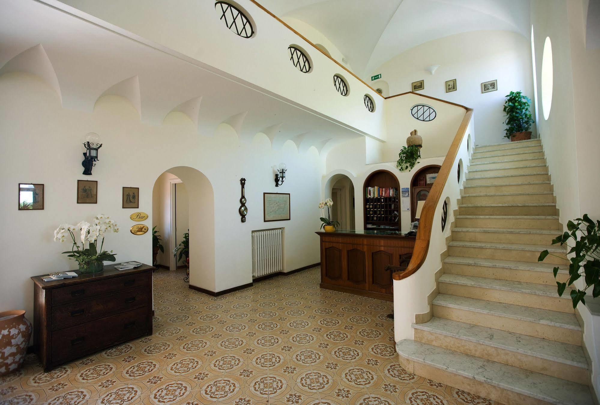Hotel Villa Sarah Capri Esterno foto